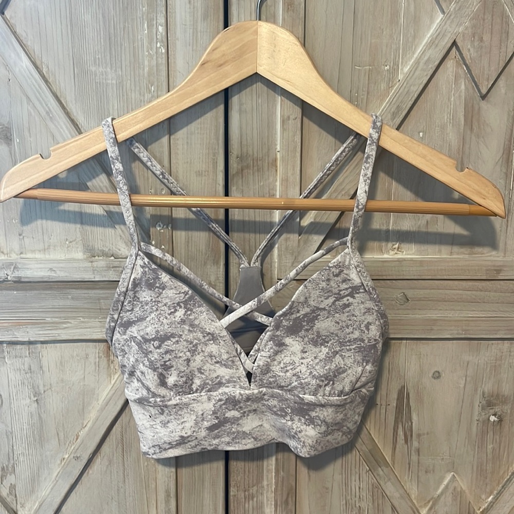 Lululemon v neck strappy sports bra